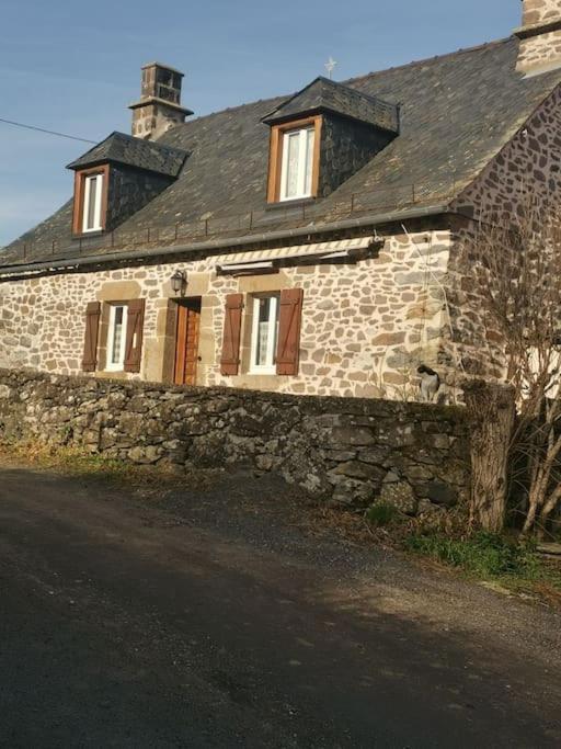 Maison Chez La Malie Le Monteil  Zewnętrze zdjęcie